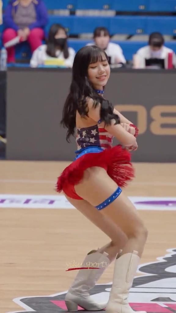 最好的啦啦隊(duì)小姐姐！自信，健康充滿活力！